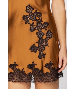 Camisón naranja con tirantes finos y encaje